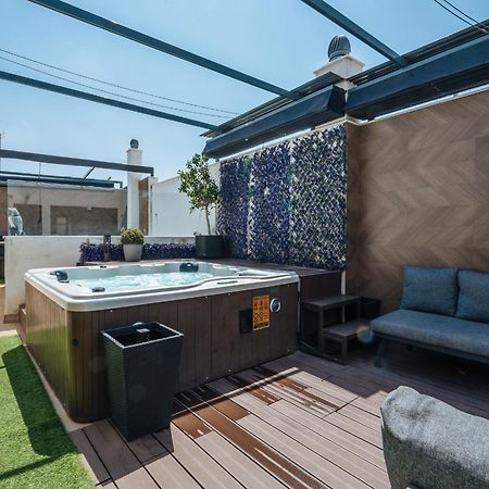 Elegant Duplex 3 Master Bedrooms And Private Севиля Екстериор снимка
