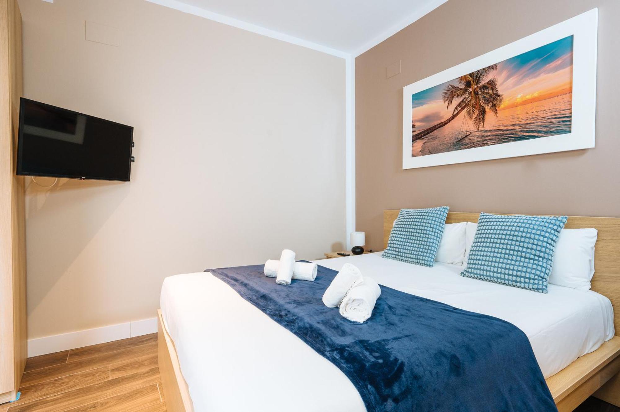 Elegant Duplex 3 Master Bedrooms And Private Севиля Екстериор снимка