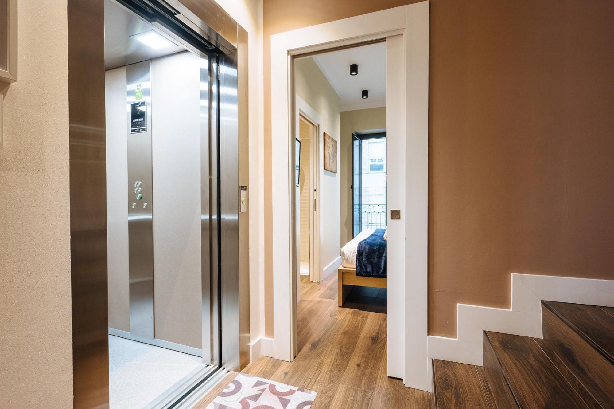 Elegant Duplex 3 Master Bedrooms And Private Севиля Екстериор снимка