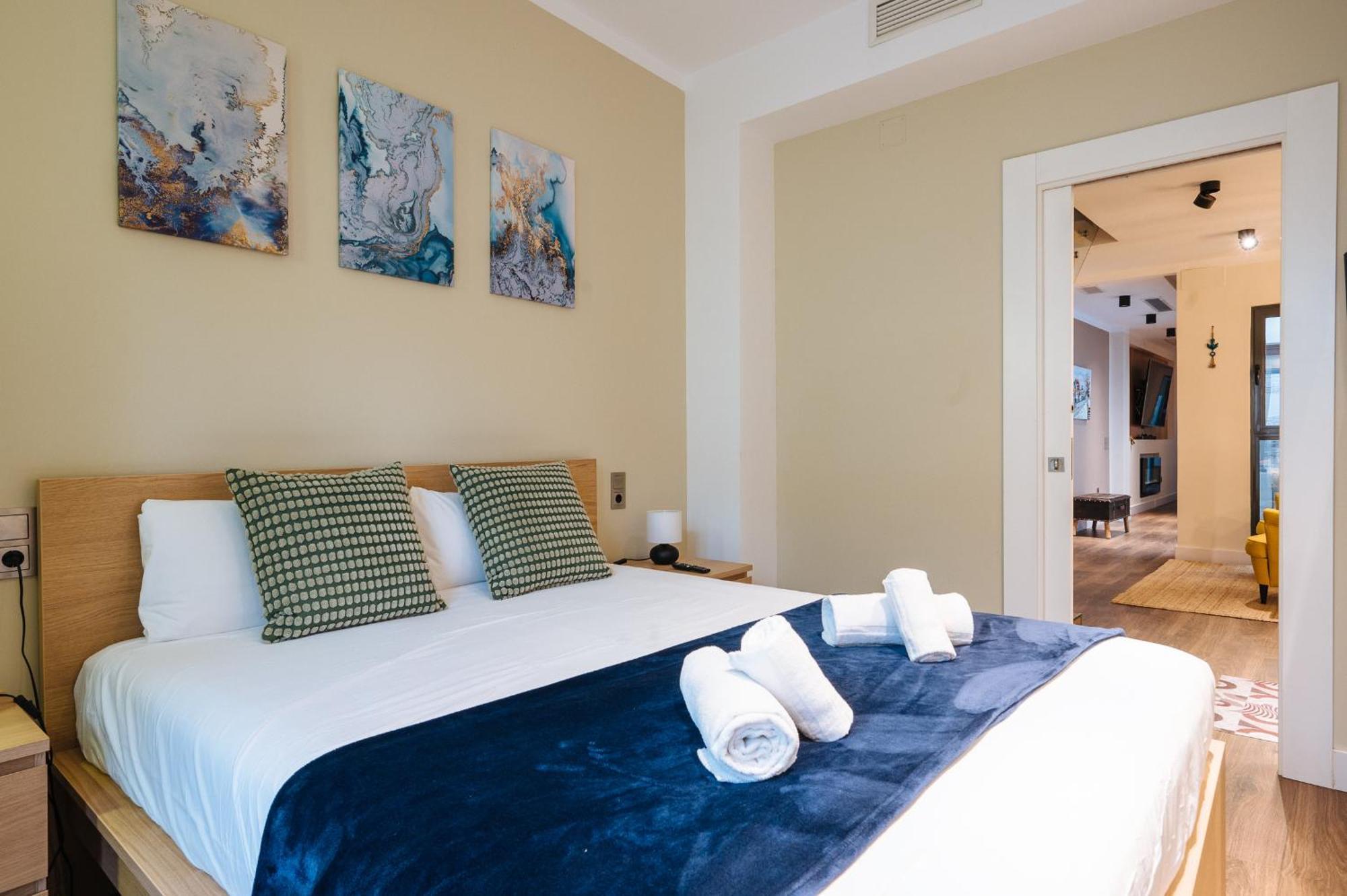 Elegant Duplex 3 Master Bedrooms And Private Севиля Екстериор снимка