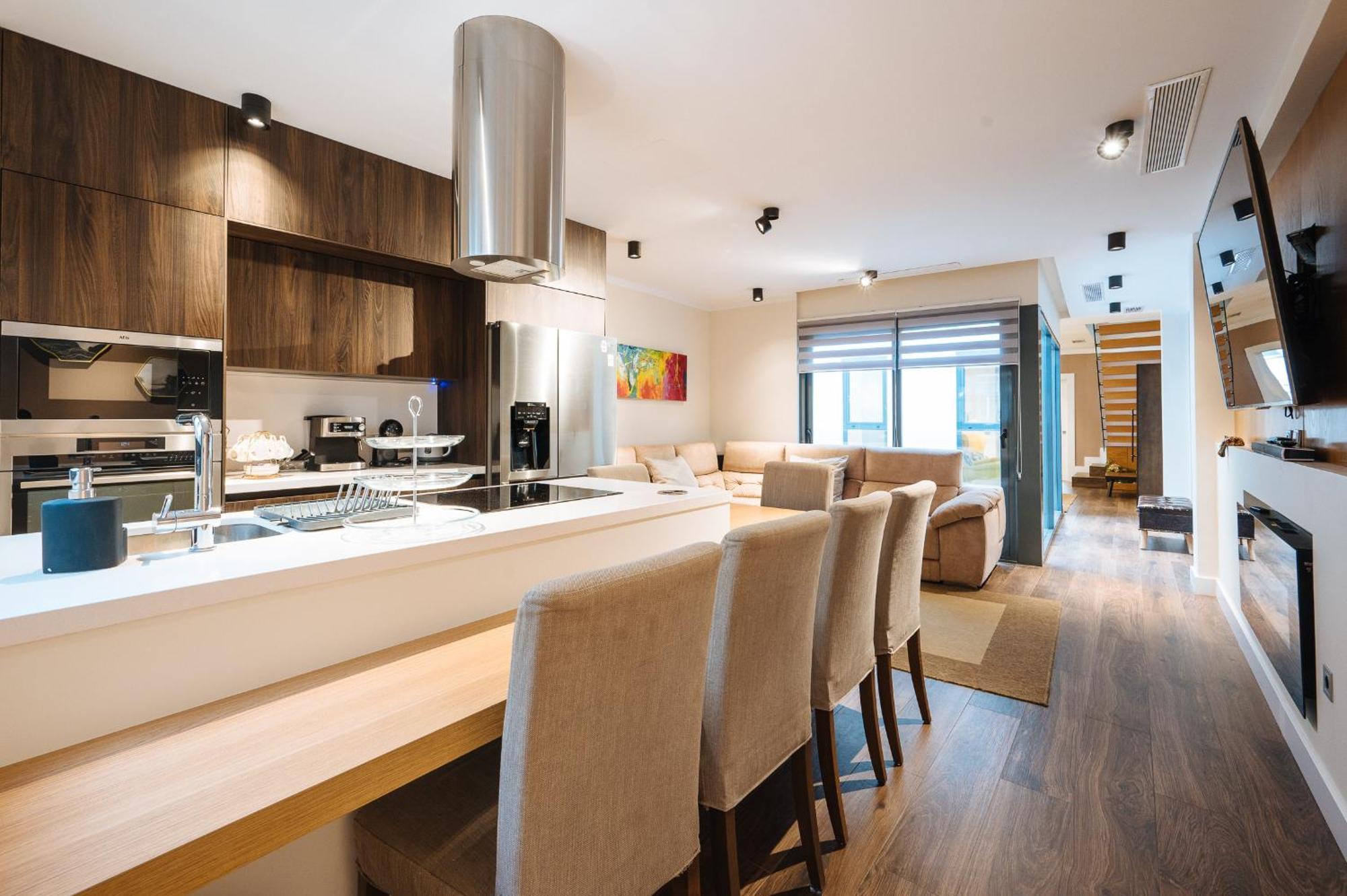 Elegant Duplex 3 Master Bedrooms And Private Севиля Екстериор снимка