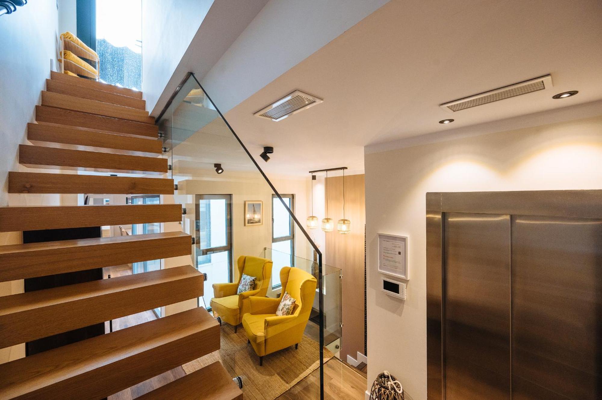 Elegant Duplex 3 Master Bedrooms And Private Севиля Екстериор снимка