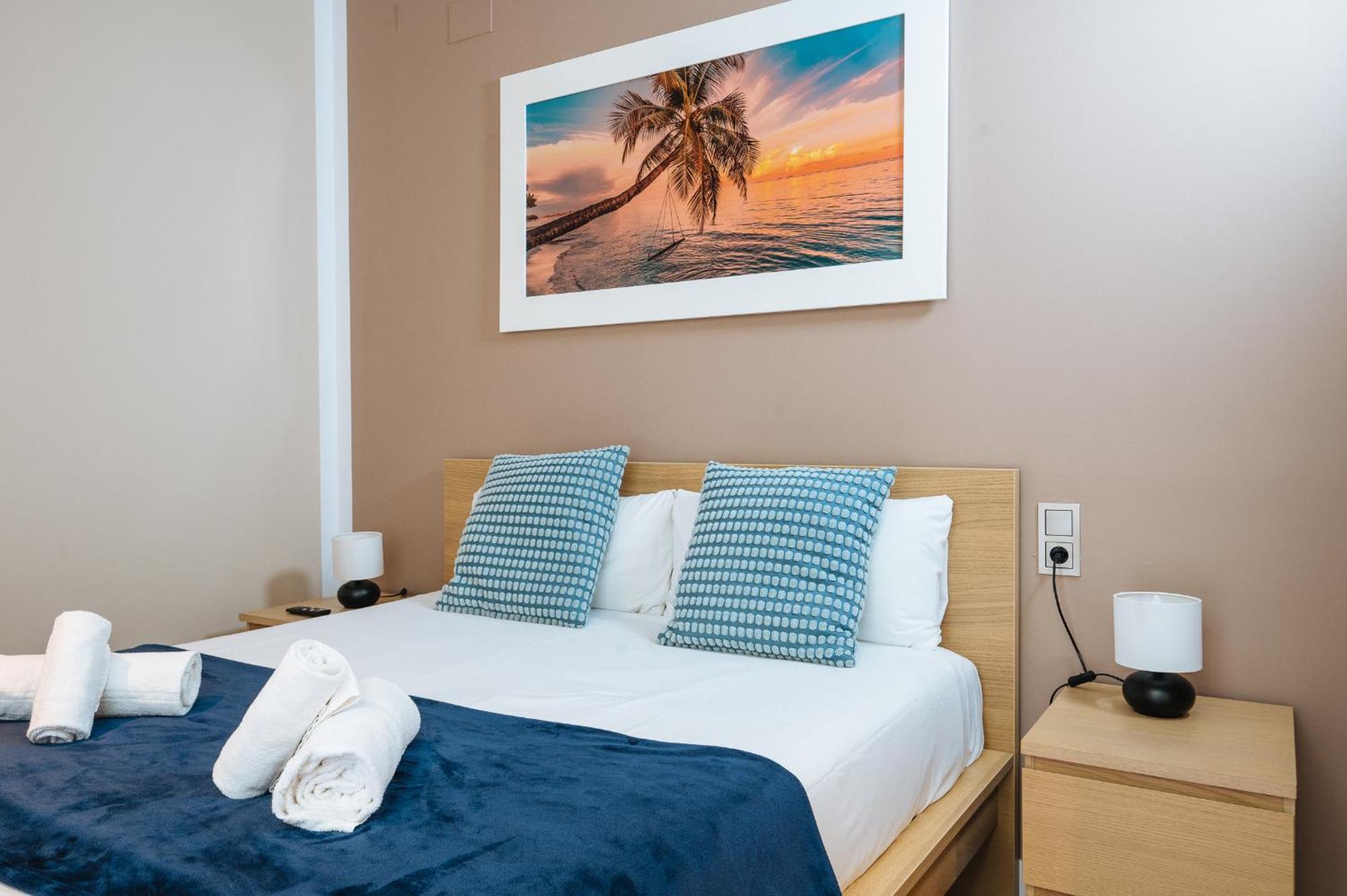 Elegant Duplex 3 Master Bedrooms And Private Севиля Екстериор снимка