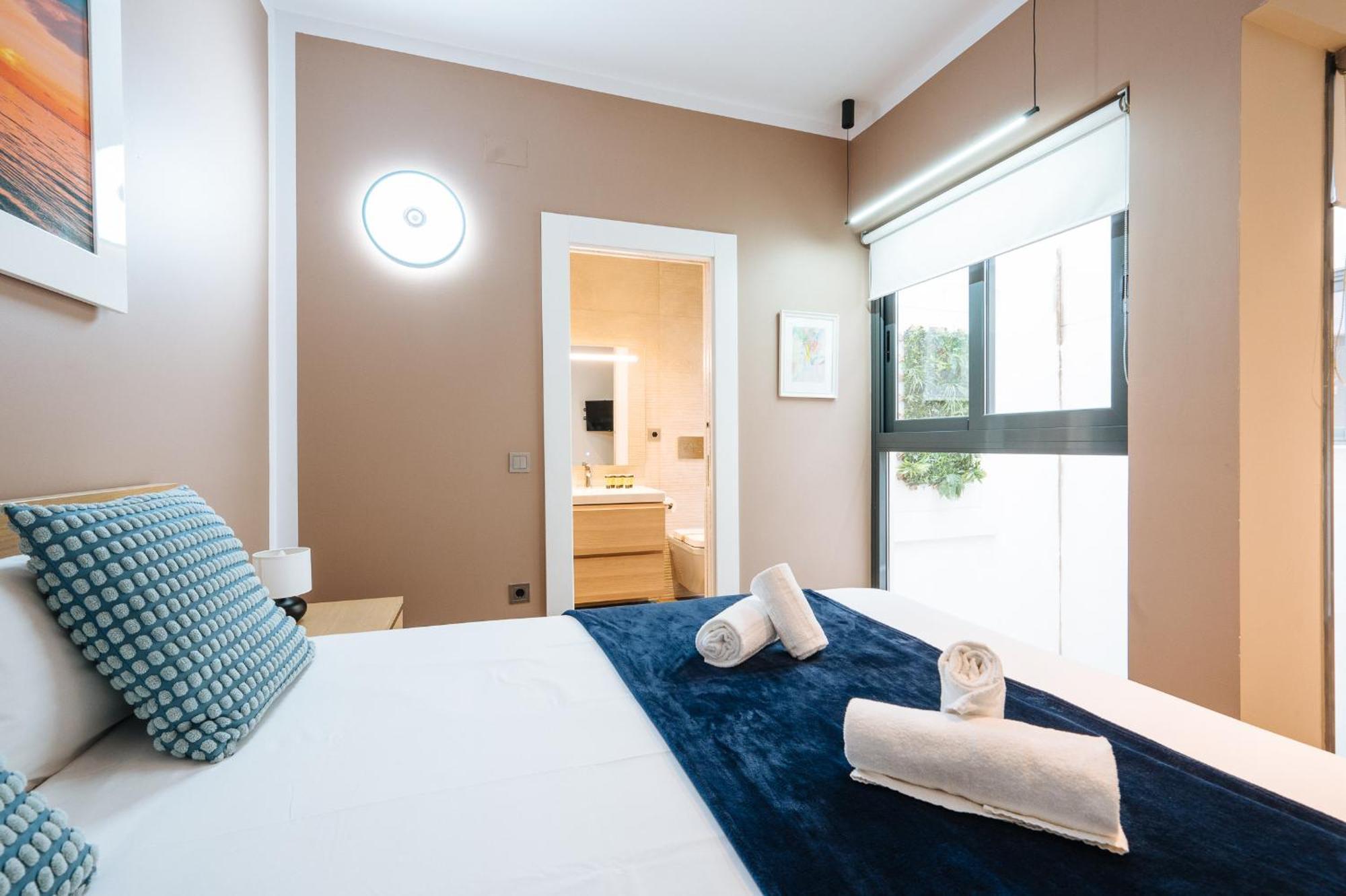 Elegant Duplex 3 Master Bedrooms And Private Севиля Екстериор снимка