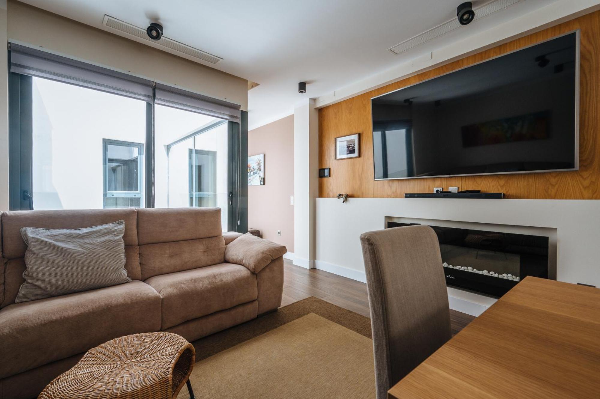 Elegant Duplex 3 Master Bedrooms And Private Севиля Екстериор снимка