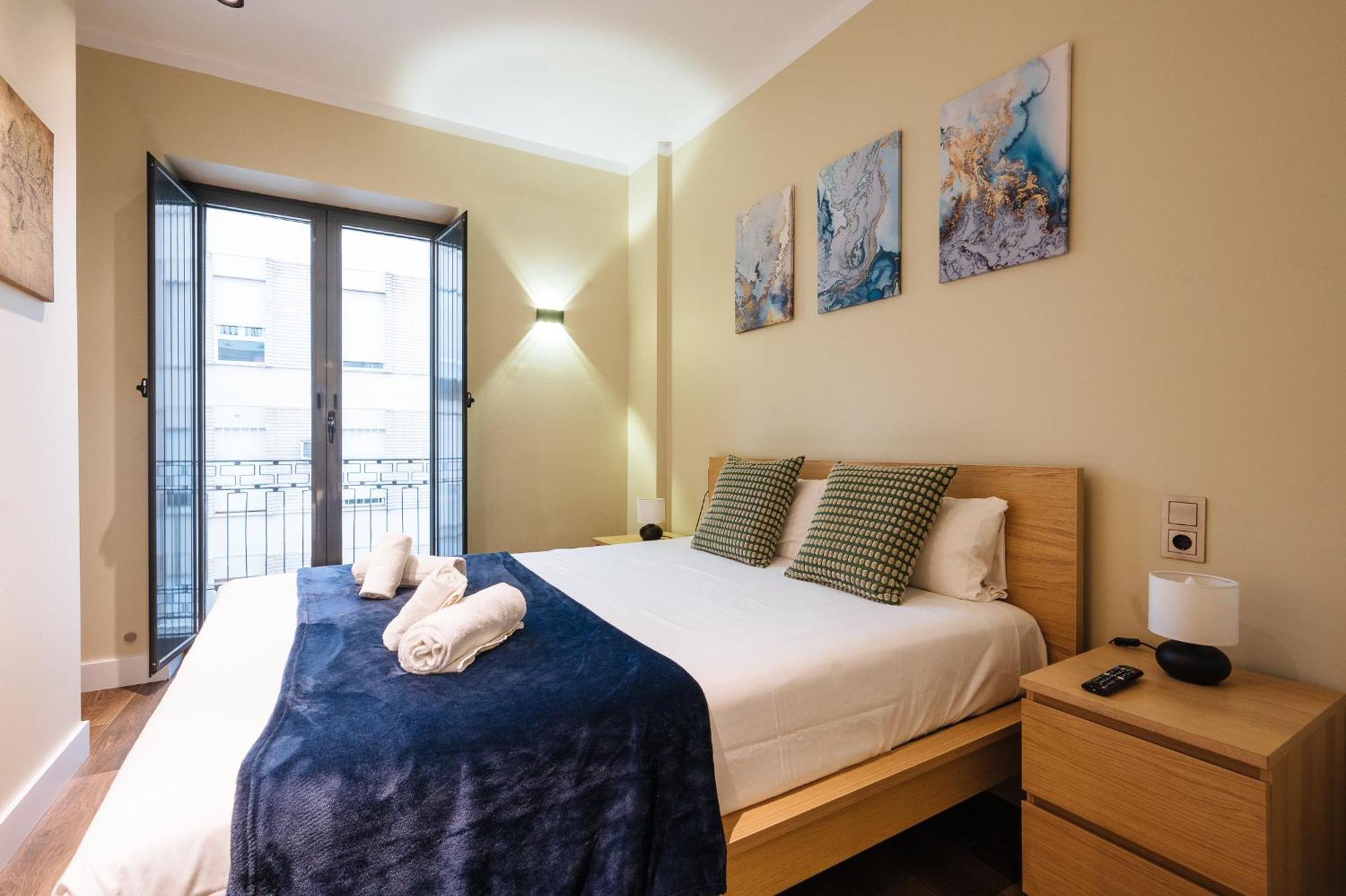 Elegant Duplex 3 Master Bedrooms And Private Севиля Екстериор снимка