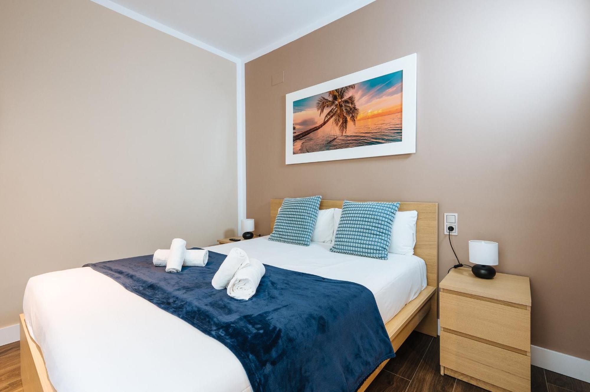 Elegant Duplex 3 Master Bedrooms And Private Севиля Екстериор снимка
