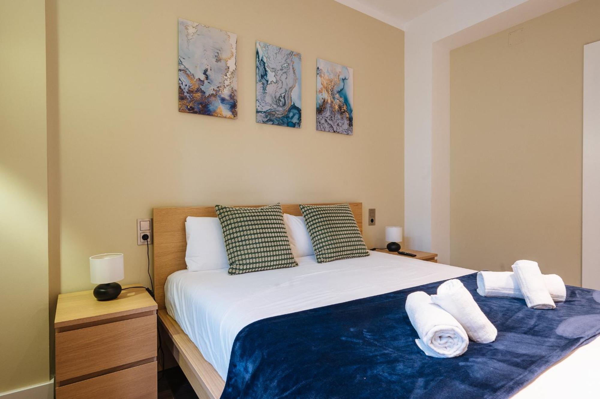 Elegant Duplex 3 Master Bedrooms And Private Севиля Екстериор снимка