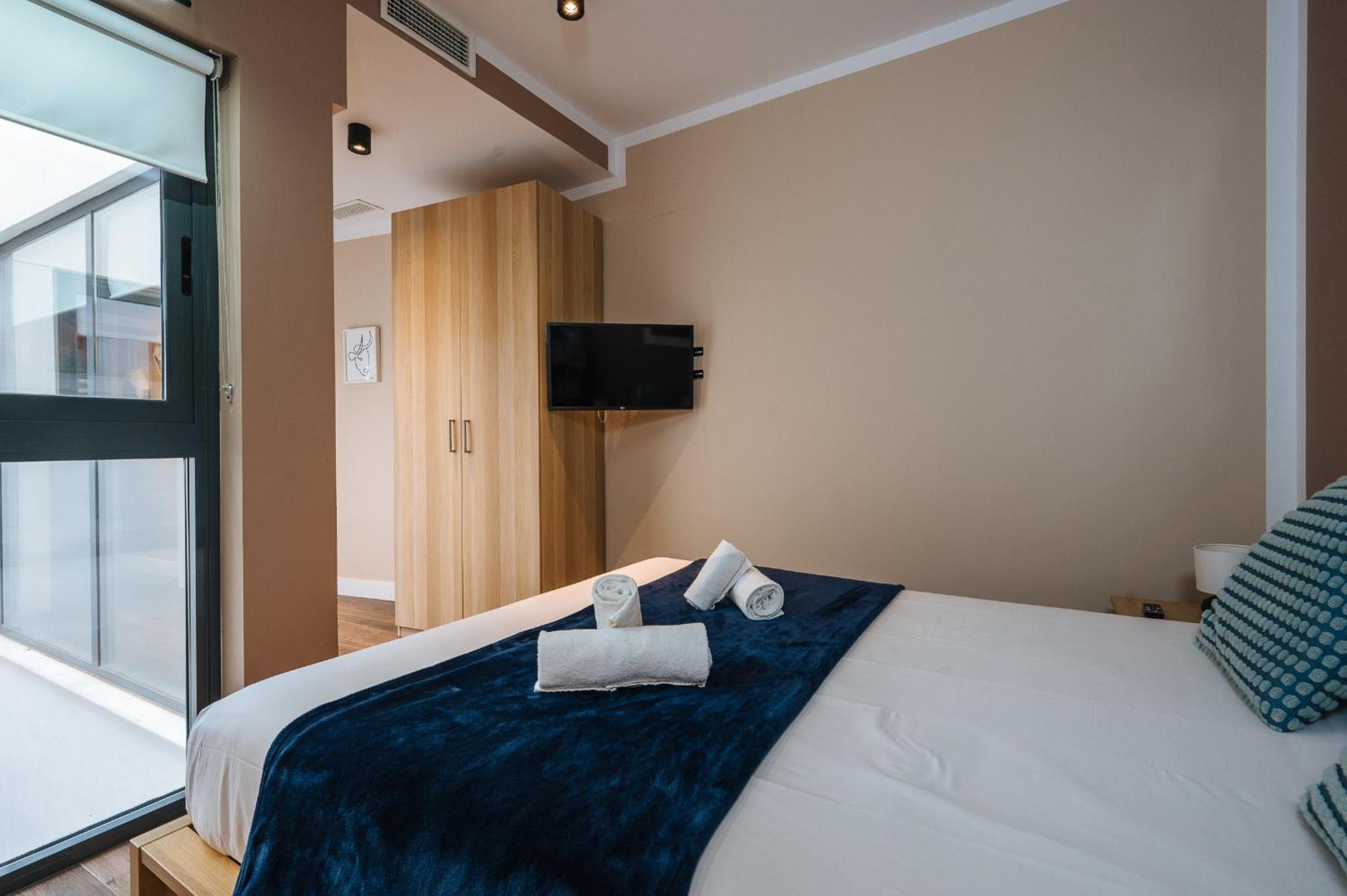 Elegant Duplex 3 Master Bedrooms And Private Севиля Екстериор снимка